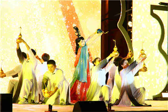 人民网 “Z6尊龙凯季节日·丰登节”2020中国（葫芦岛）葫芦文化节开幕